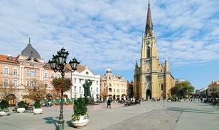Papíralapú útvonaltervező a délvidéki magyar emlékekhez
