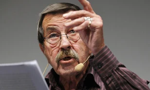 Könyvként jelenik meg Günter Grass Stasi-aktája