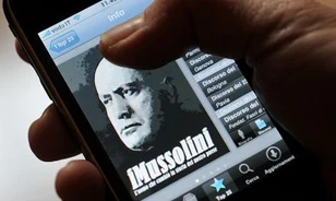 Telefonon terjednek Mussolini beszédei