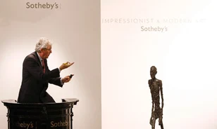 Licitrekordot hozott Giacometti bronzszobra