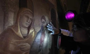 Ibolyántúli fényben pompáznak Giotto freskói