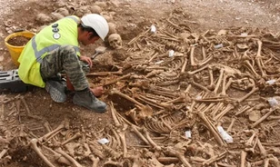 Lefejezett vikingeket találtak egy brit tömegsírban