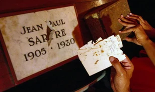 Előkerült Jean-Paul Sartre harminc éve eltűnt sírköve