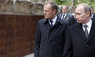 Katynra emlékezett az orosz és a lengyel kormányfő