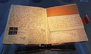 Hazatértek Anne Frank jegyzetei