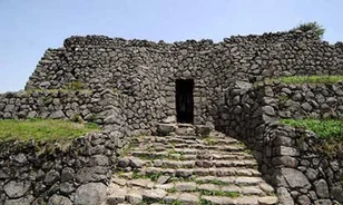 Titokzatos templomot tárnak fel Kínában