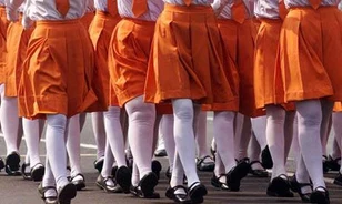 Kitiltják a bőrcipőket az indiai iskolákból