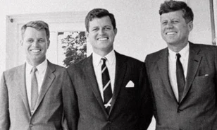 Zenekari művel tisztelegnek a Kennedy fivérek előtt