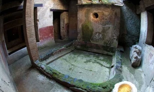 Hologram kalauzolja Pompeji látogatóit