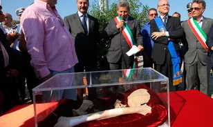 Kiállították Caravaggio földi maradványait