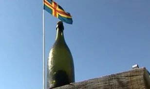 A világ legöregebb pezsgőjére bukkantak svéd búvárok