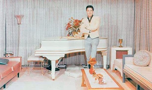 Eladó Elvis Presley fehér zongorája
