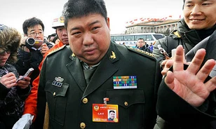 Tábornokká avatták Mao Ce-tung unokáját