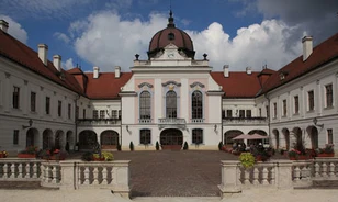 Visszatérés a gödöllői kastélyba
