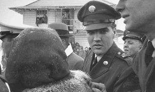 Eladták Elvis befőttesüvegbe zárt haját