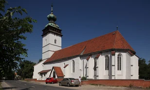 Kocsmák miatt ócsárolták a gótikus templomot