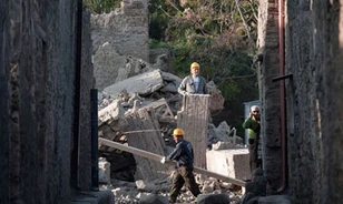 További épületeket is összeomlás fenyeget Pompejiben