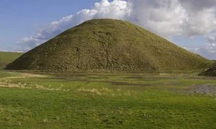 Az angolszászok fejezték be Silbury Hill építését