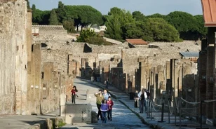 Átok ül a pompeji rablókon?