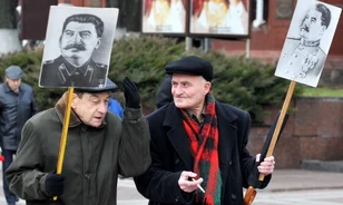 Desztalinizációt hirdetett Medvegyev