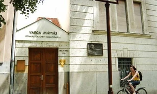 Megújult a legendás színházi díszlettervező háza