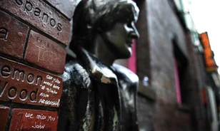 John Lennon: egy korszak jelképe