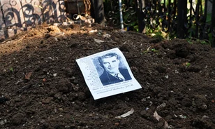 Újratemették a Ceausescu-házaspárt