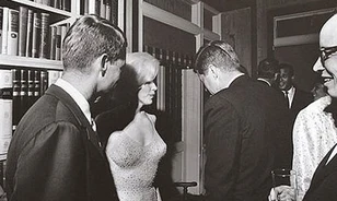 Ritka JFK-fotókat árvereztek el