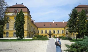 Újjászületik az Esterházy-kastély Pápán