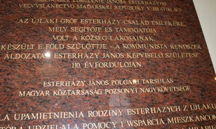 Esterházy János mellszobrot kapott Kassán