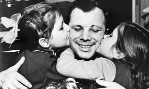 Képzeletbeli űrutazás Gagarin repülésének 50. évfordulóján