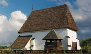 Reklám középkori templomokkal