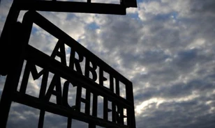 Nem derült fény az auschwitzi felirat ellopásának valódi megrendelőire