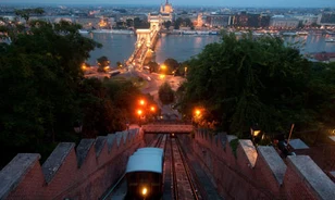 Negyedszázada újult meg a Budavári Sikló