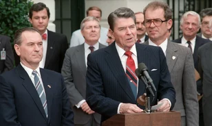  	Reagan és Magyarország 