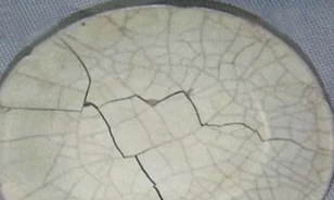 Ezeréves kínai porcelántálat tört el egy kutató