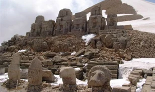 Fotókon a Nemrut-ásatás
