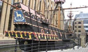 
	Megtalálhatják Sir Francis Drake koporsóját
