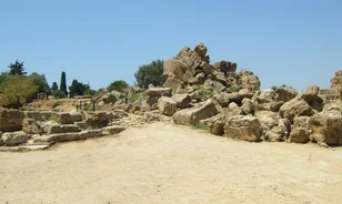 
	Újjáépítenék Zeusz szicíliai templomát

