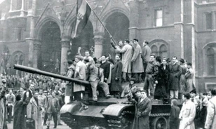 
	Pauer Gyula 1956-os kiállítása a Párizsi Magyar Intézetben
