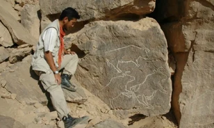 
	A lascaux-i barlangfestményekkel lehet egyidős Egyiptom első sziklarajza
