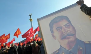 
	Sztálinnal a választási sikerért
