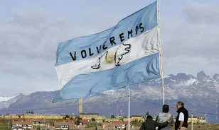 
	Történelmi sebeket tép fel az argentinok olimpiai meze
