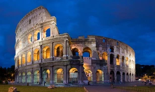 
	Rogyadozik a Colosseum
