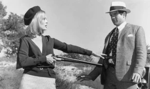
	Elárverezik Bonnie és Clyde két lőfegyverét
