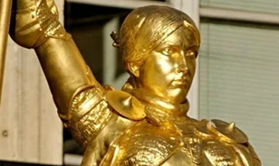 
	Mikor született Jeanne d'Arc?
