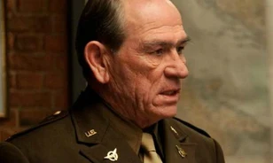 
	Tommy Lee Jones, mint MacArthur
