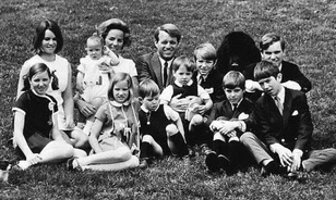 
	A maffia bosszújától félt RFK

