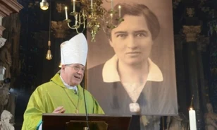 
	Boldoggá avatták Hildegard Burjant
