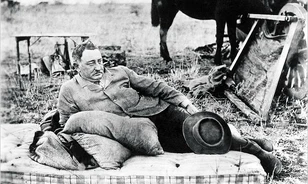 
	Exhumálnák Cecil Rhodes maradványait
